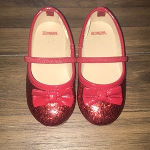 Red sparkly shoes from Gymboree. Size 7 kids.